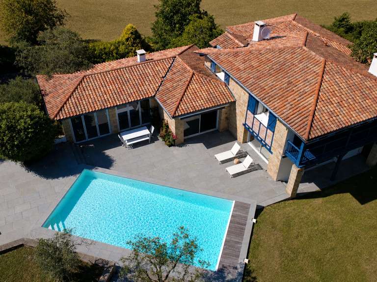 House Urrugne - 5 bedrooms - 254m²