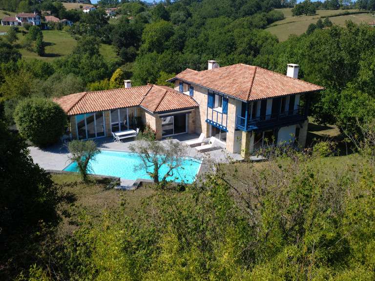 House Urrugne - 5 bedrooms - 254m²