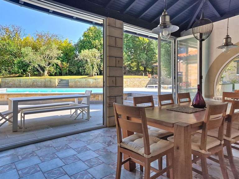 House Urrugne - 5 bedrooms - 254m²