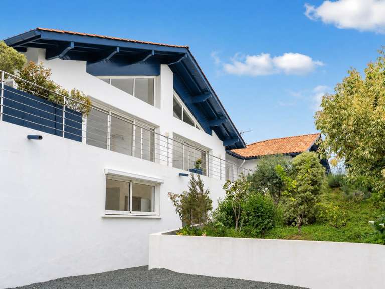 House Urrugne - 5 bedrooms - 295m²