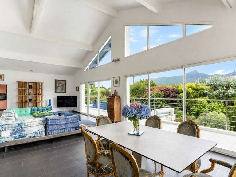 House Urrugne - 5 bedrooms - 295m²