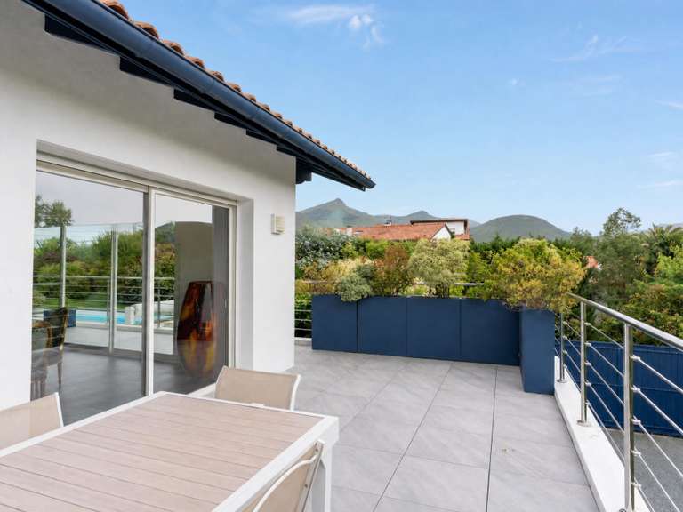 House Urrugne - 5 bedrooms - 295m²