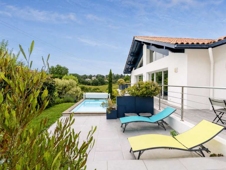 House Urrugne - 5 bedrooms - 295m²