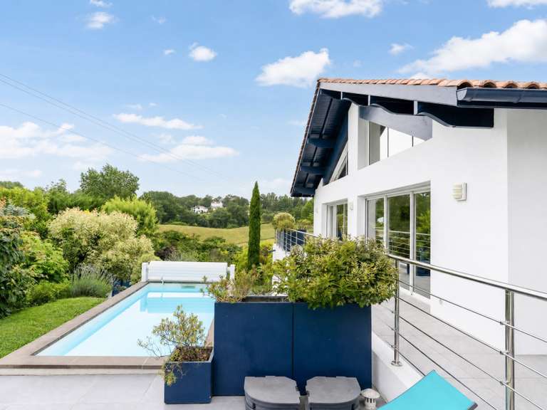House Urrugne - 5 bedrooms - 295m²