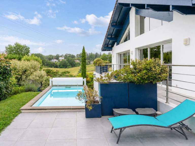 House Urrugne - 5 bedrooms - 295m²
