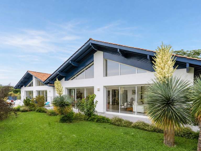 House Urrugne - 5 bedrooms - 295m²