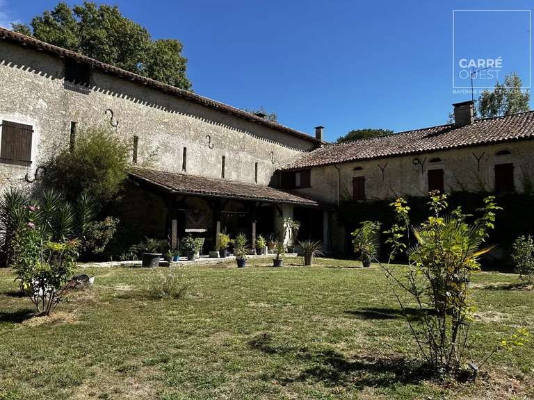 Maison Urt - 7 chambres - 680m²
