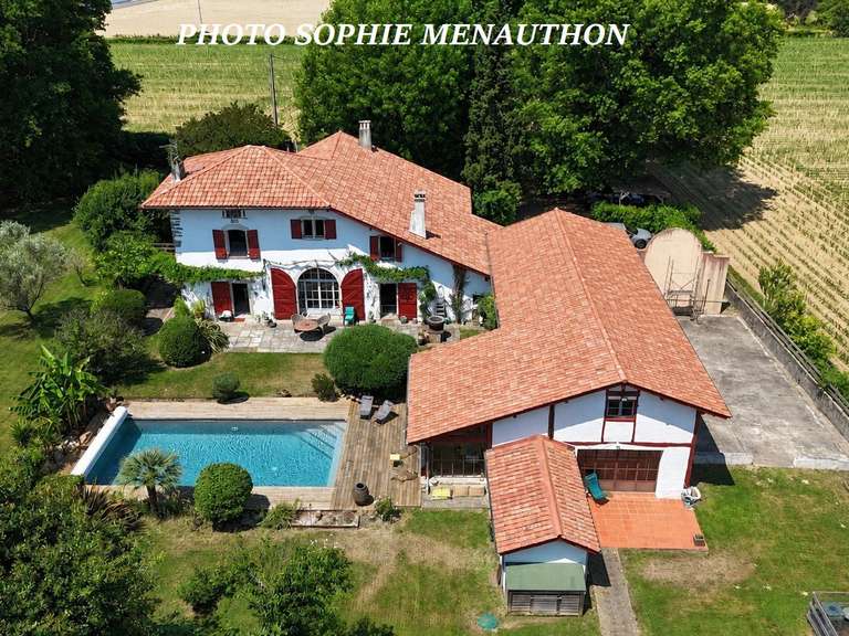 Maison Urt - 7 chambres - 310m²
