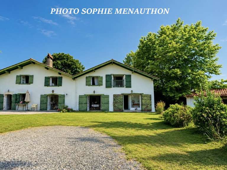 Maison Urt - 9 chambres - 402m²