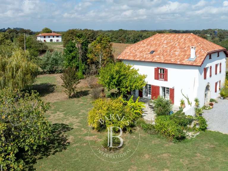 Propriété Urt - 5 chambres - 194m²