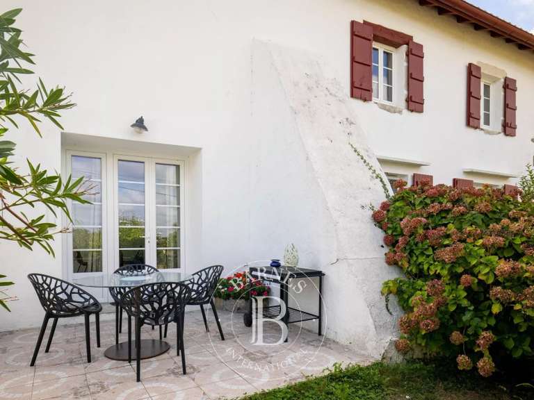 Propriété Urt - 5 chambres - 194m²