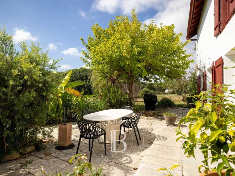 Propriété Urt - 5 chambres - 194m²