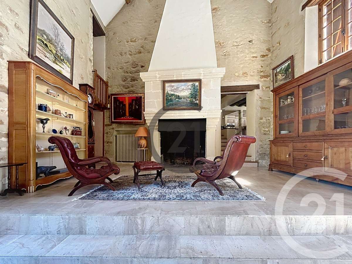 Maison Ury