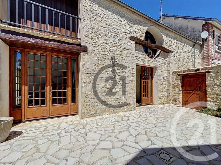 Maison Ury - 8 chambres - 445m²