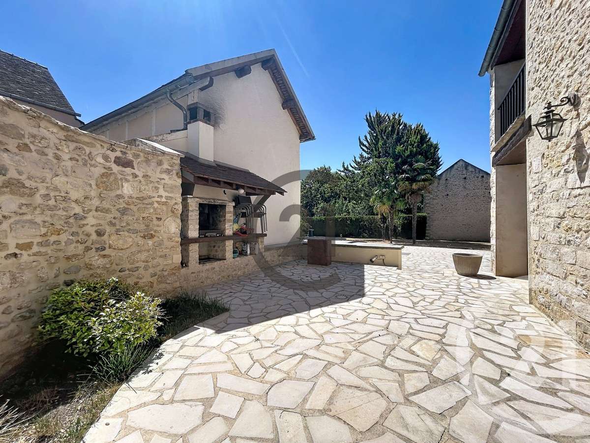 Maison Ury