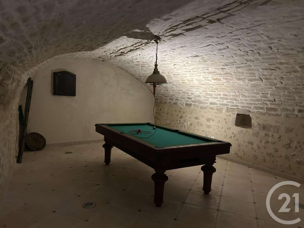 Maison Ury