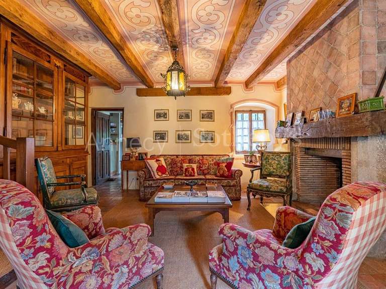 Château Usinens - 8 chambres - 685m²