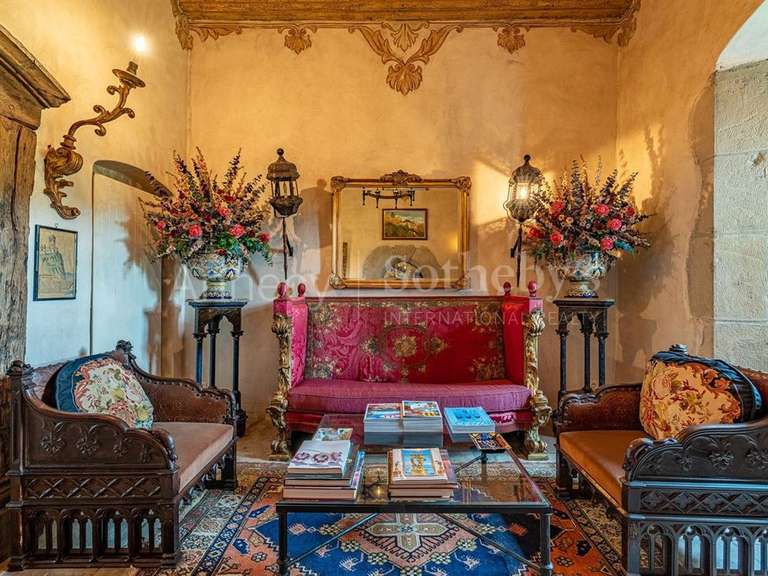 Château Usinens - 8 chambres - 685m²