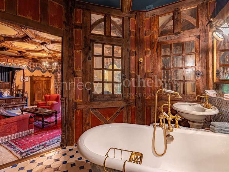 Château Usinens - 8 chambres - 685m²