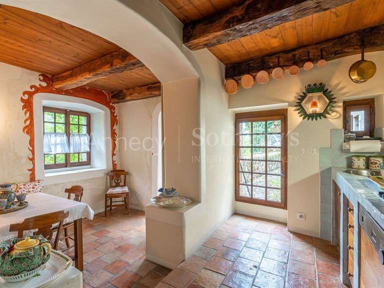 Château Usinens - 8 chambres - 685m²