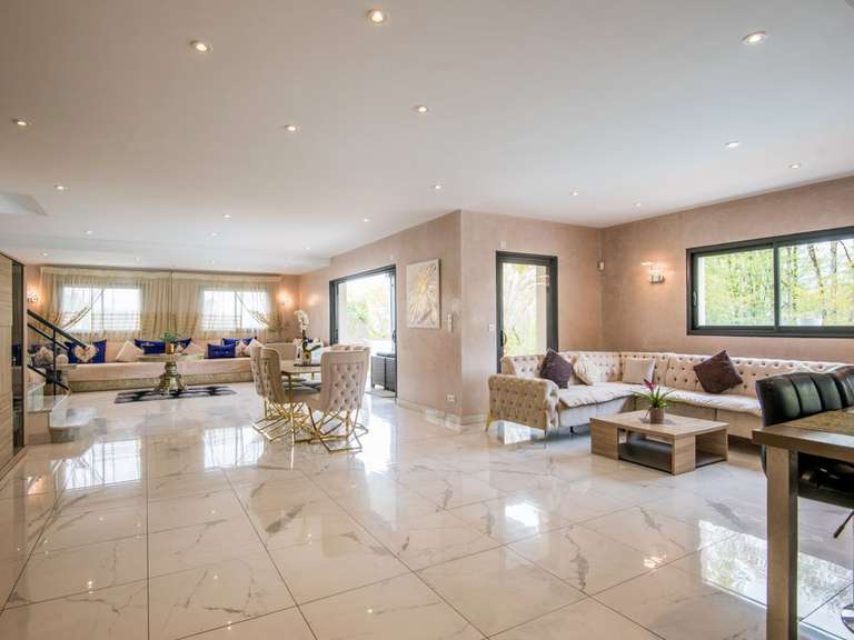 Propriété Ussac - 4 chambres - 224m²