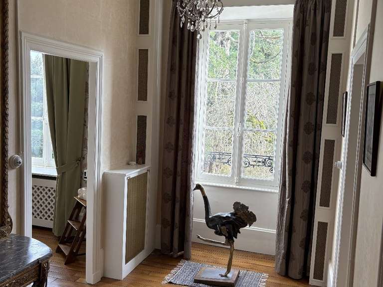 House Ussel - 8 bedrooms - 677m²