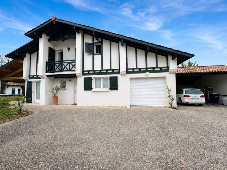House Ustaritz - 5 bedrooms