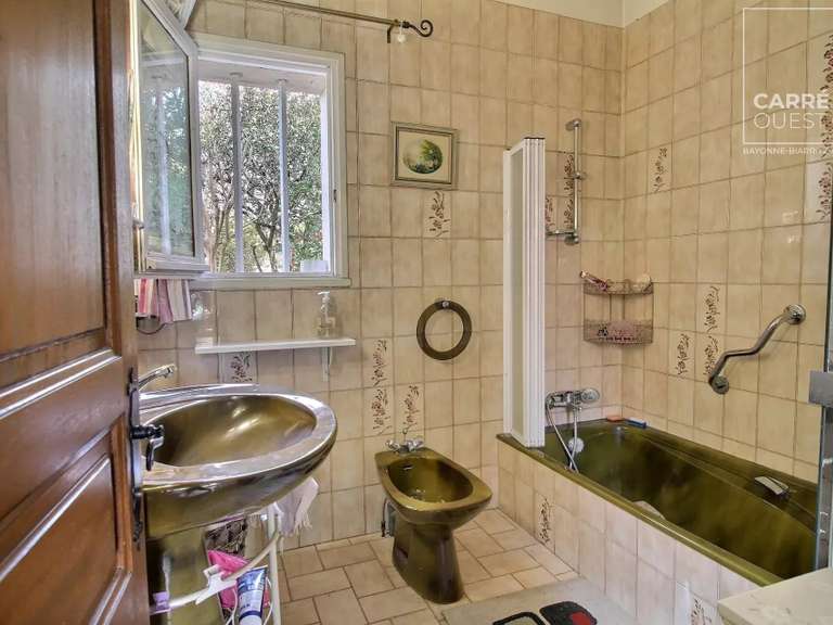 Maison Ustaritz - 5 chambres - 240m²