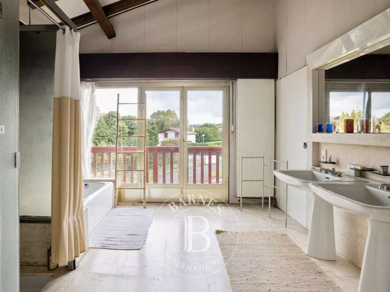 Maison Ustaritz - 9 chambres - 350m²