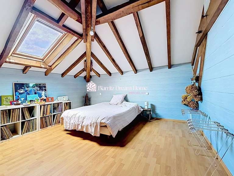 Maison Ustaritz - 9 chambres - 353m²