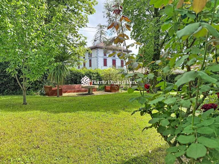 Maison Ustaritz - 9 chambres - 353m²