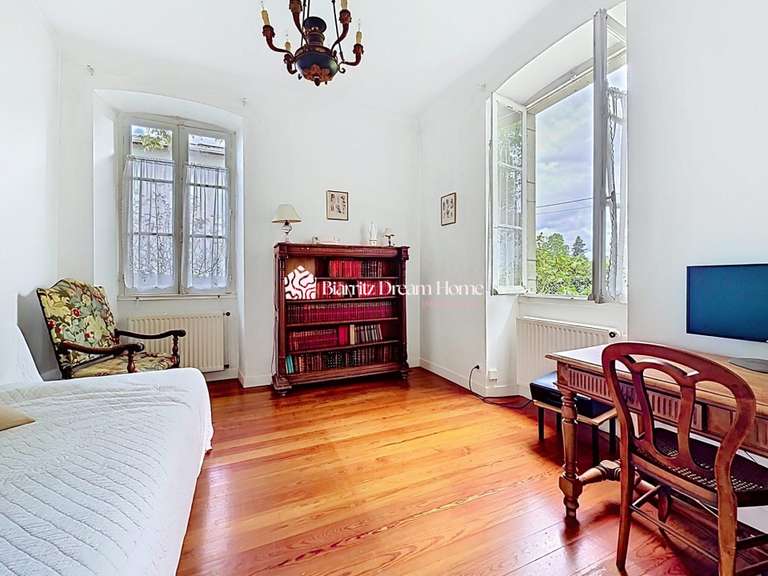 Maison Ustaritz - 9 chambres - 353m²