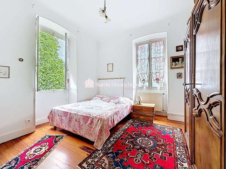 Maison Ustaritz - 9 chambres - 353m²