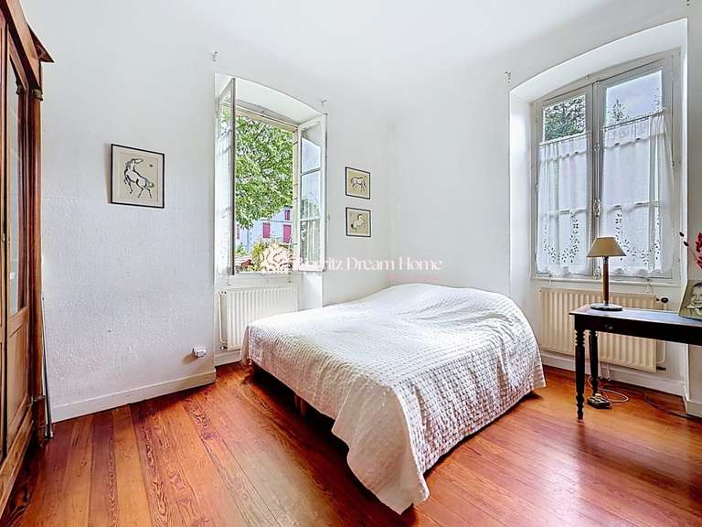 Maison Ustaritz - 9 chambres - 353m²