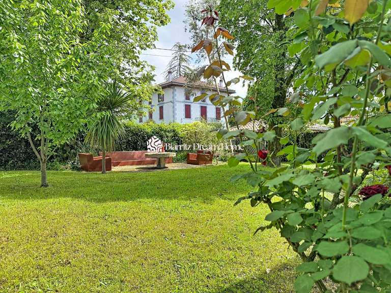 Maison Ustaritz - 9 chambres - 353m²
