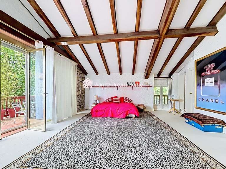 Maison Ustaritz - 9 chambres - 353m²