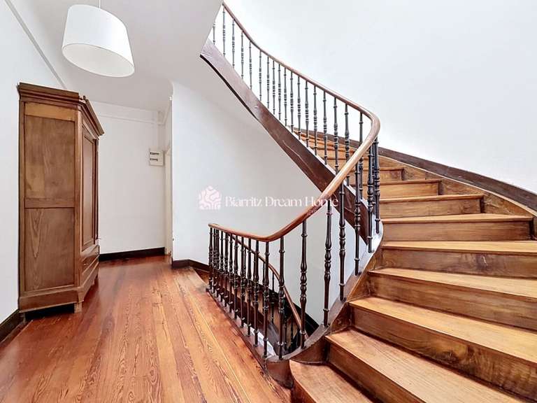 Maison Ustaritz - 9 chambres - 353m²