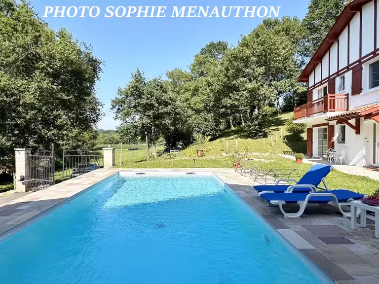 Maison Ustaritz - 5 chambres - 265m²
