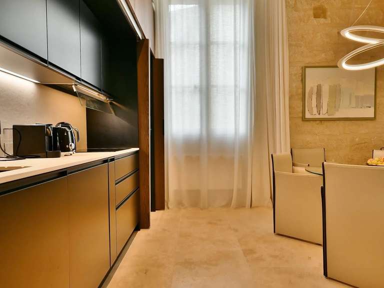 Appartement Uzès - 1 chambre - 75m²