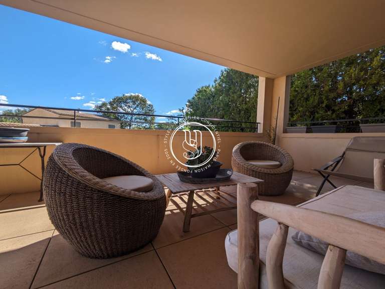 Apartment Uzès - 3 bedrooms - 111m²