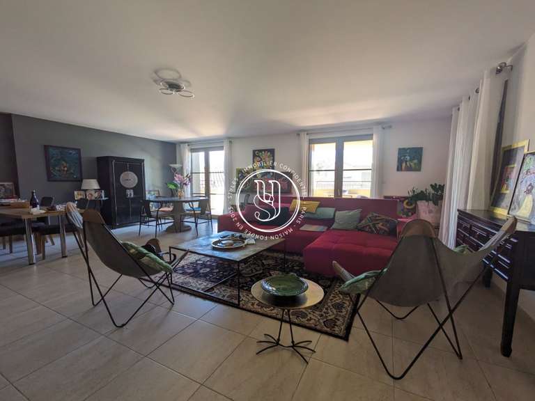 Apartment Uzès - 3 bedrooms - 111m²