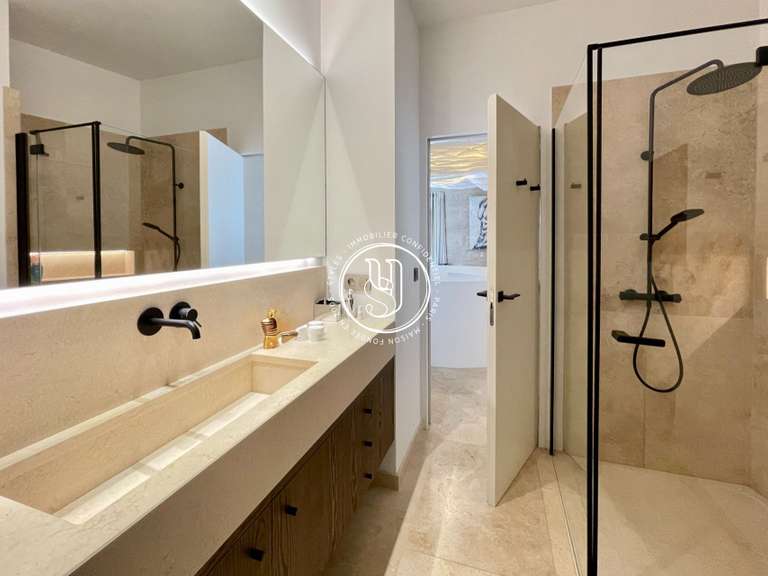 Appartement Uzès - 1 chambre - 76m²