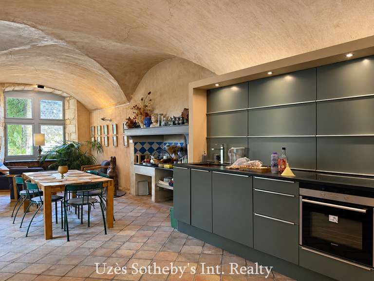 Château Uzès - 8 chambres - 880m²