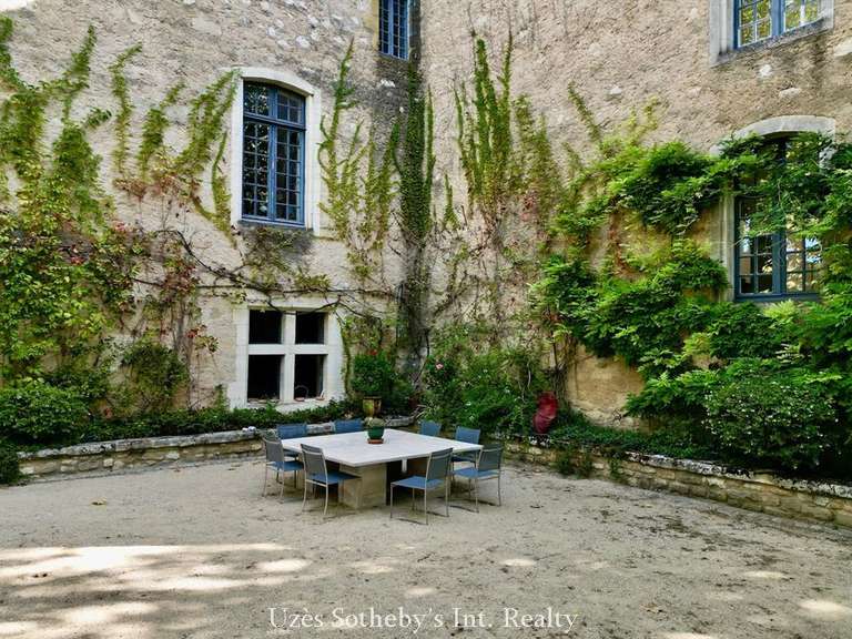 Château Uzès - 8 chambres - 880m²