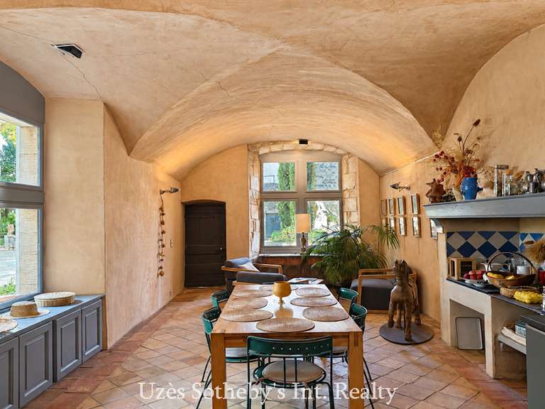 Château Uzès - 8 chambres - 880m²