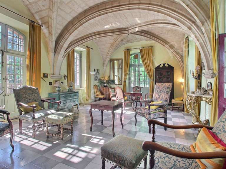 Castle Uzès - 5 bedrooms - 300m²