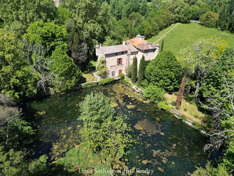 Castle Uzès - 5 bedrooms - 300m²