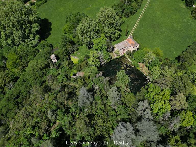 Castle Uzès - 5 bedrooms - 300m²