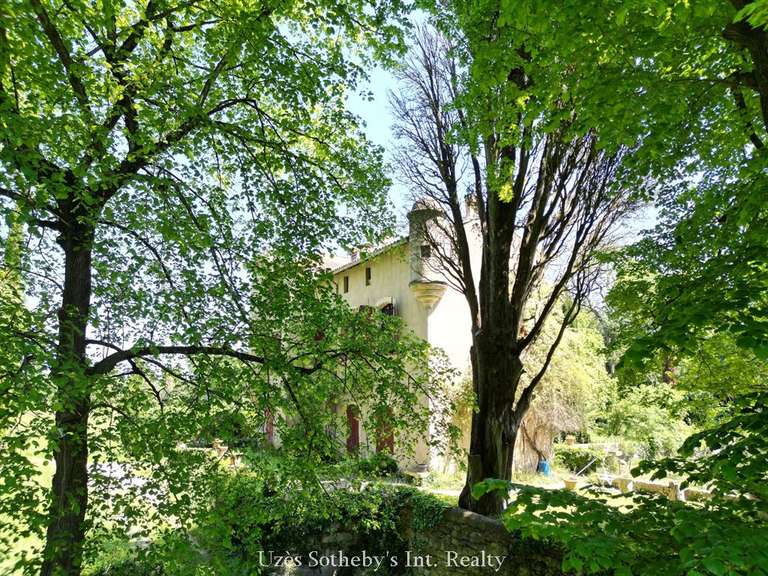 Castle Uzès - 5 bedrooms - 300m²