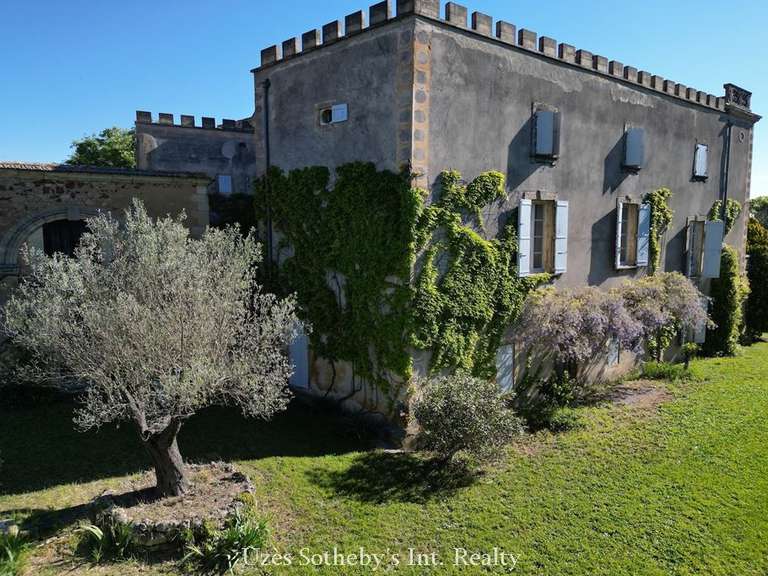Castle Uzès - 10 bedrooms - 900m²